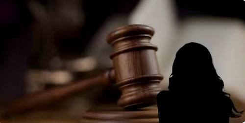 НУУЦ АМРАГТАЙГАА НИЙЛЖ НӨХРӨӨ ХӨНӨӨХӨӨР ЗАВДСАН ЭМЭГТЭЙД 13 ЖИЛИЙН ХОРИХ ЯЛ ОНООЖЭЭ